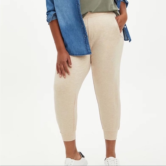Torrid Pull-On Ponte Jogger Pants Tan Relaxed Fit Plus Size 22 - Picture 2 of 9
